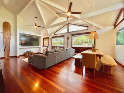 Short Walk to Beach Hanalei Bay