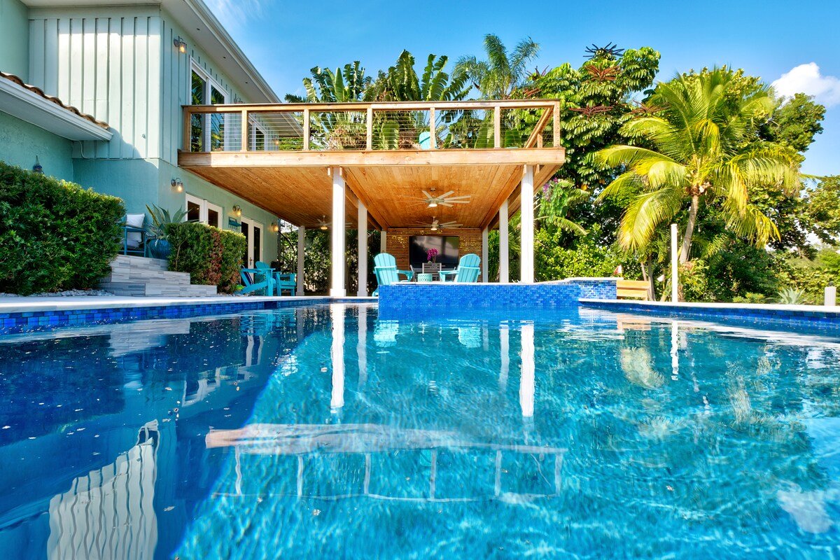 Waterfront w/Pool, Dock, Yard Games and near Beach gallery image 3