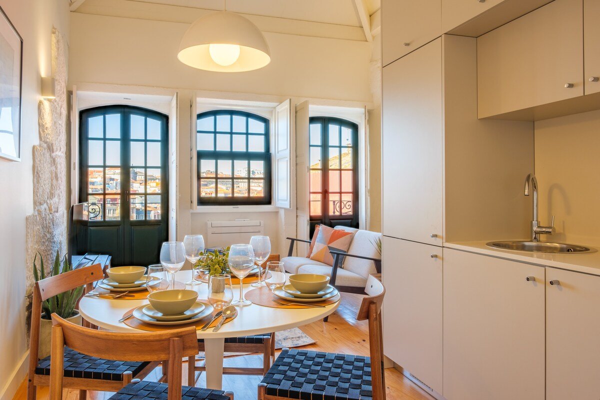 Cathedral Balcony – 2BR Historic Center Apt W/AC gallery image 4