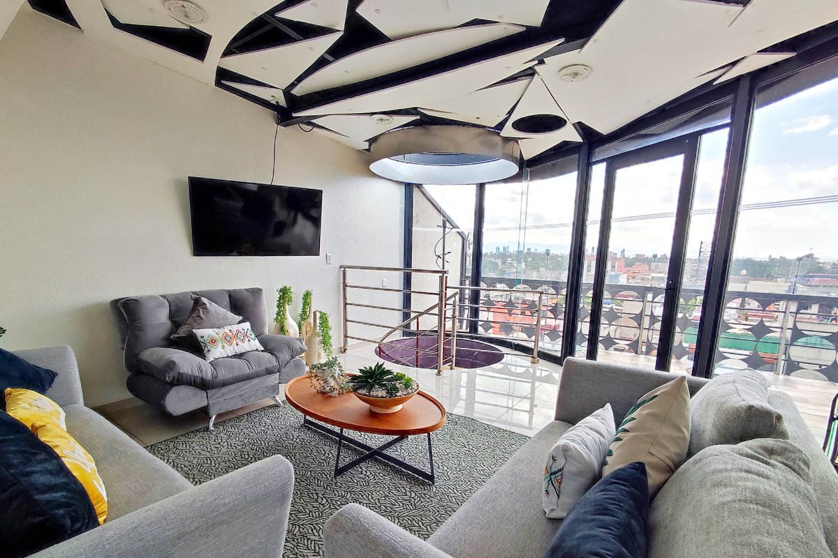 Penthouse hermoso a solo 5 min del aeropuerto.