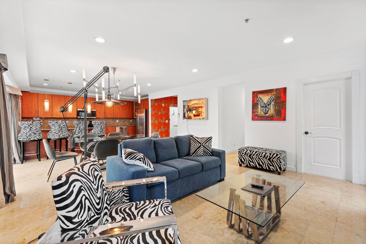 Sea Ray Jr. Penthouse – 301PH