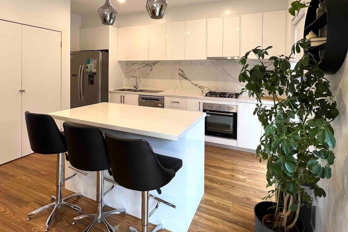 Common fig tree in Sunshine gallery image 4