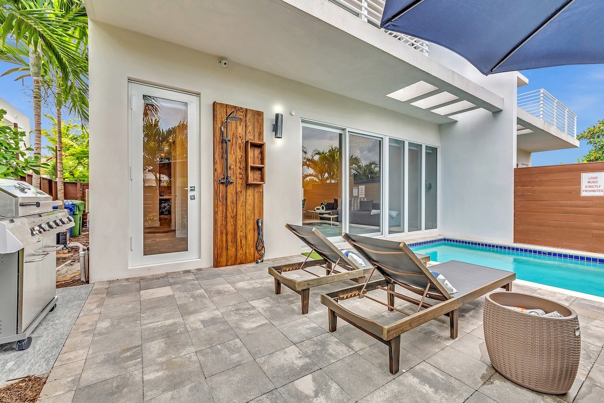 *Luxury Pool Home in Coral Ridge – Dream Stay! gallery image 4