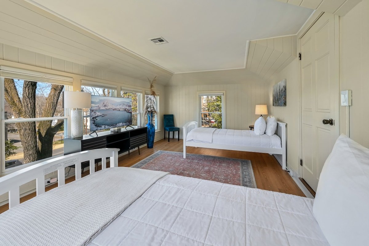 Merrimon Manor Historic Remodel gallery image 5