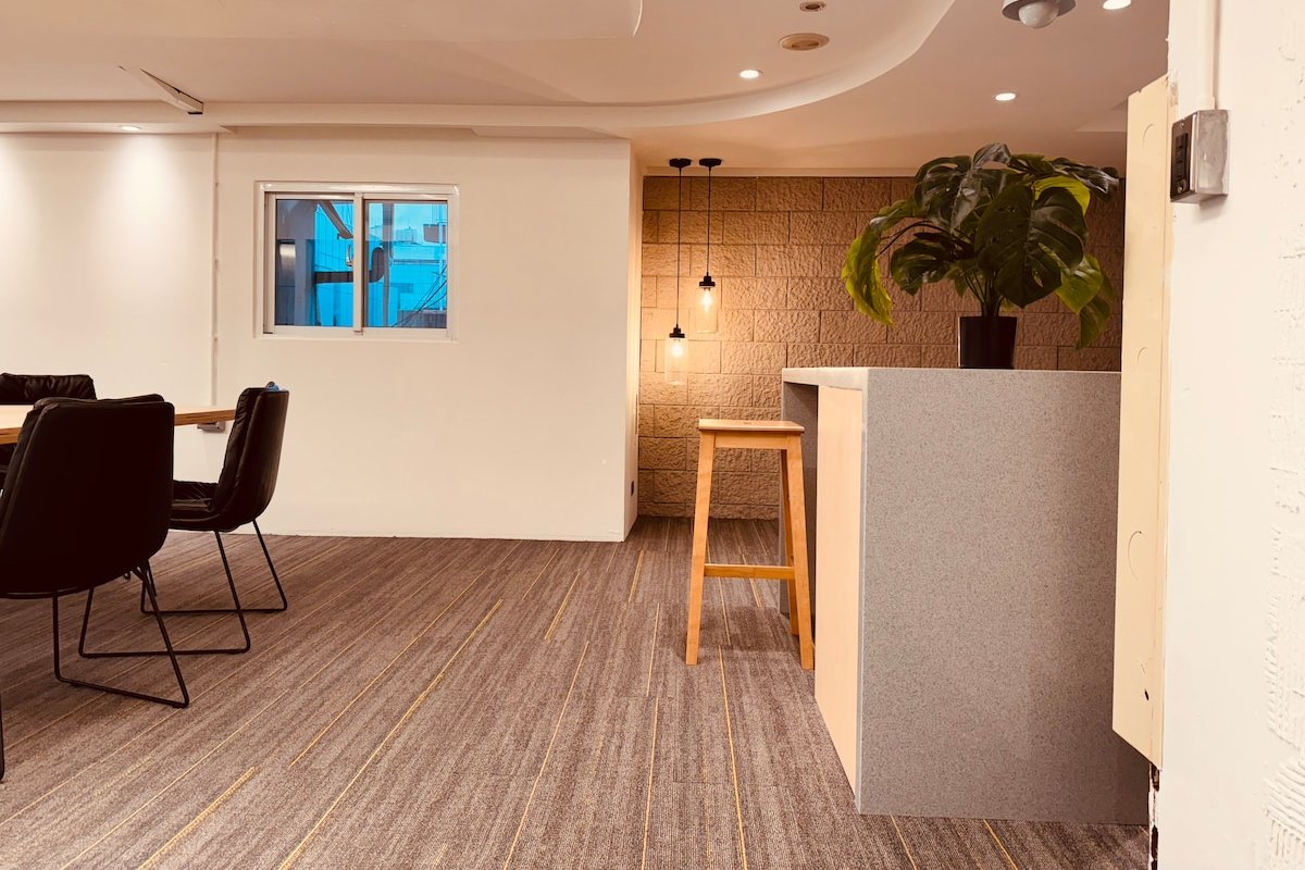 D 全新 位於西門步行區 適合家庭團體 6-12位 gallery image 5