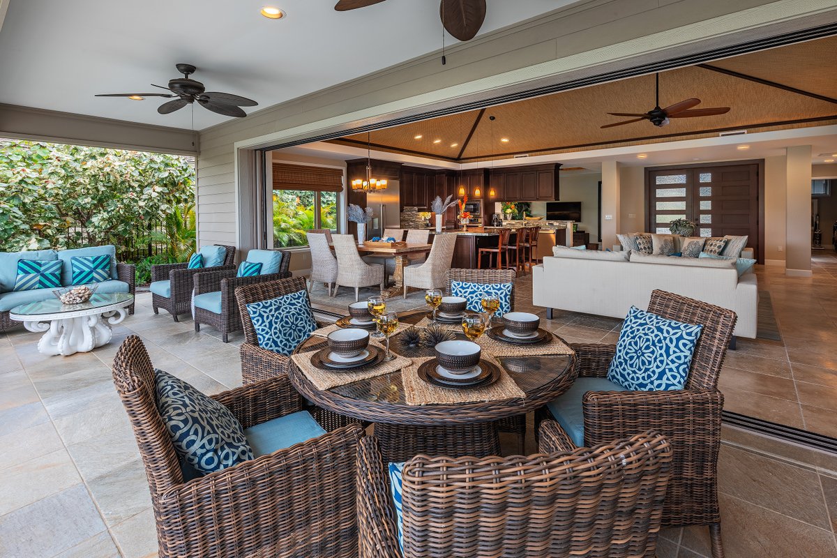 Beautiful 4 Bdrm Home at KaMilo w/pool, Sleeps 10!