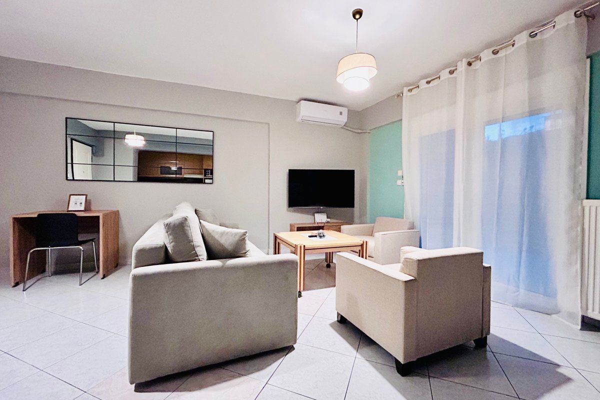 ITHACA: Πολυτελές διαμέρισμα 3ου με θέα.