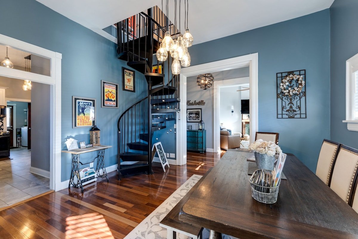 Music Row/Gulch/Vandy Walkable Home-Sleeps 12 gallery image 5