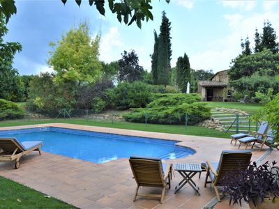 Magnificent Catalan mas in idylic countryside