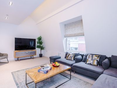 Luxurious House – 3 bedrooms & Free Parking