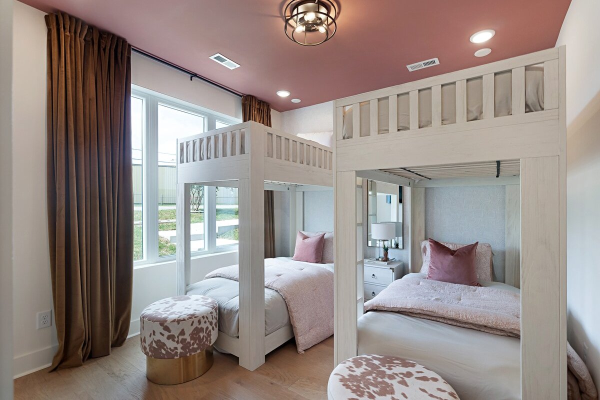 The Outlaw gallery image 3