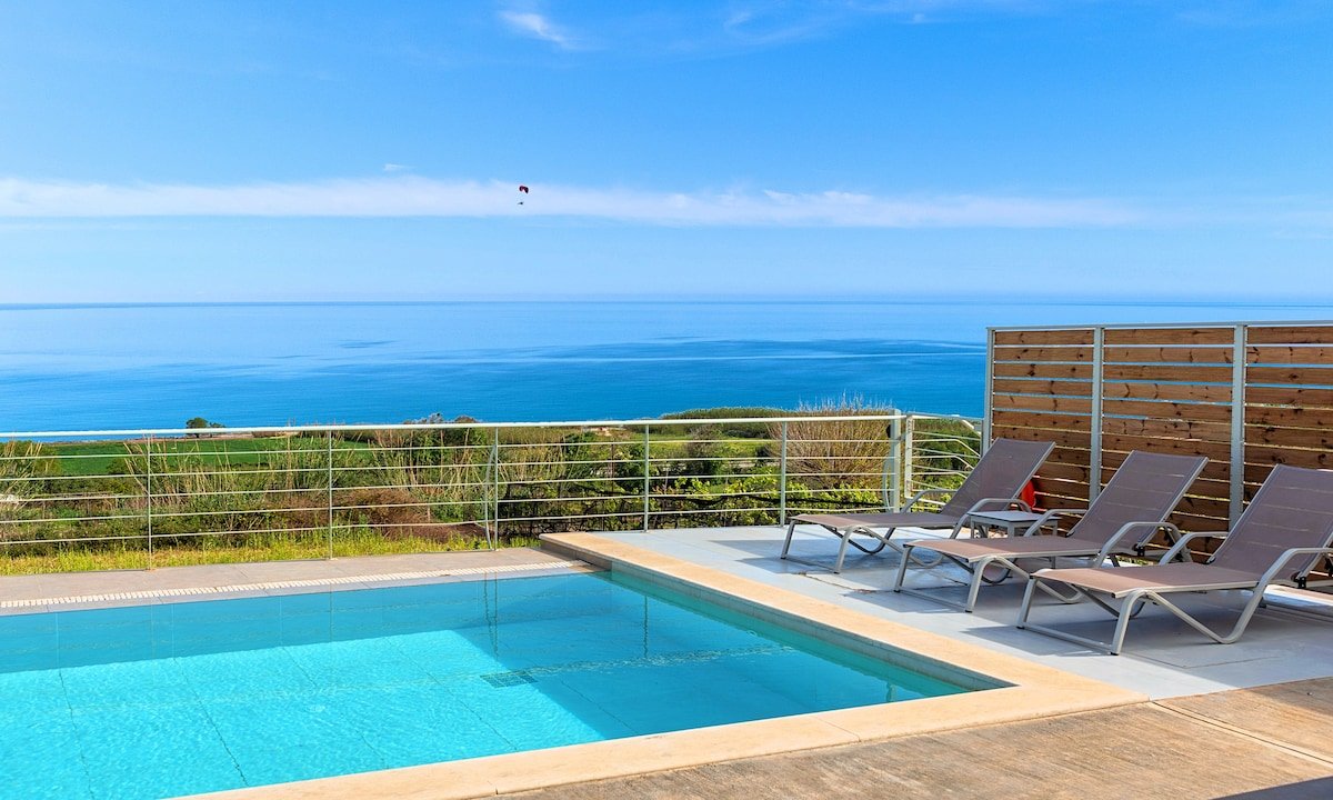 Vista Mare Maxima Heated Pool gallery image 4