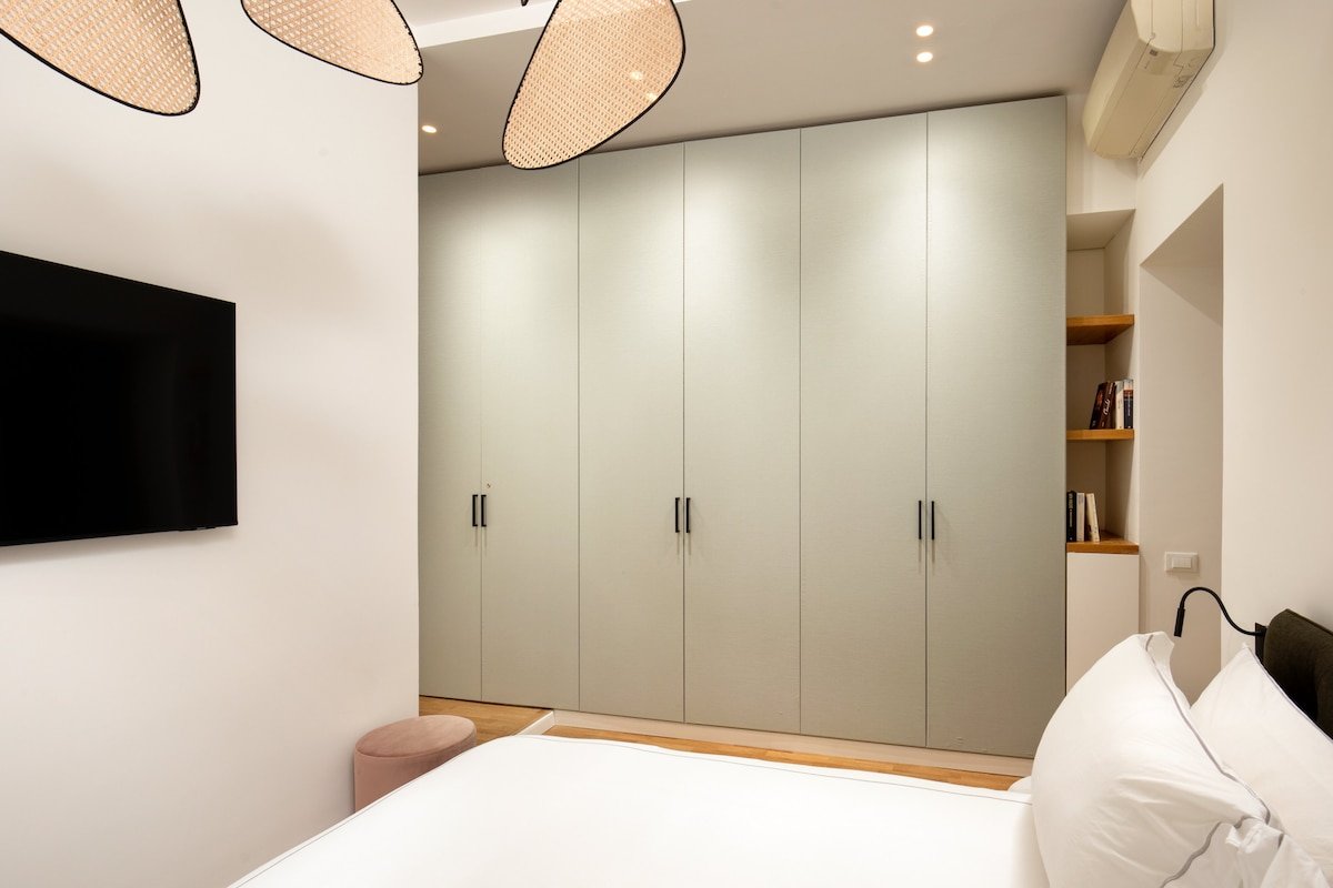 Vicino Piazza di Spagna: lusso, 3 camere, cantina gallery image 3