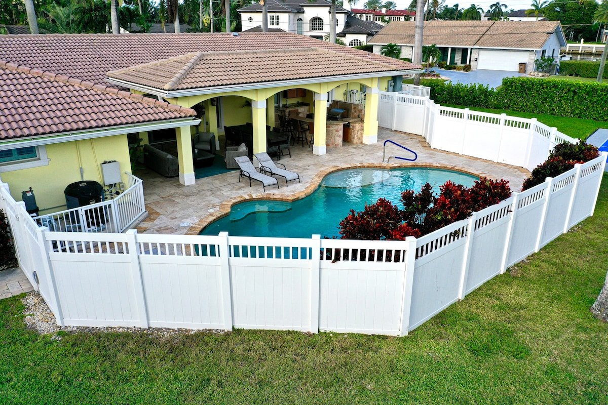 Mother of Pearl Luxury Home gallery image 5