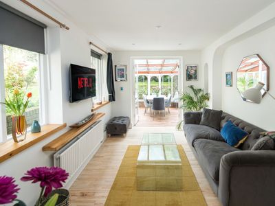 Stylish 2 bed flat on Netherhall Gardens