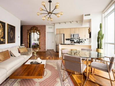 Presidential Loft – Stunning Water and City Views