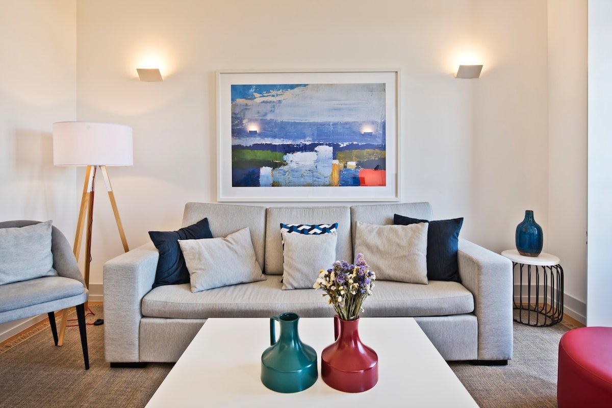 NEW! Unique 2 Bdr Apt Sea View Baixa Alfama A gallery image 4