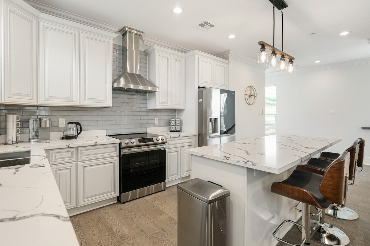 Charming Mid-City Haven – Walk to Streetcar & Bars gallery image 4