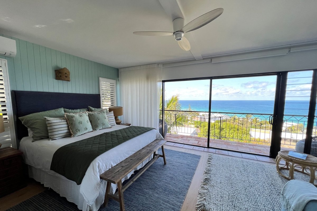 4 bedroom + 3 bathroom Villa by the Sea gallery image 4