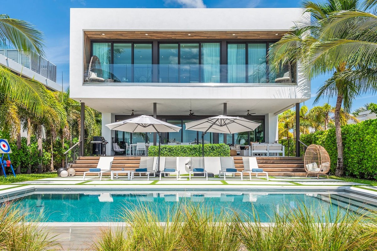 Luxury Bayfront Villa with Pool New Construction