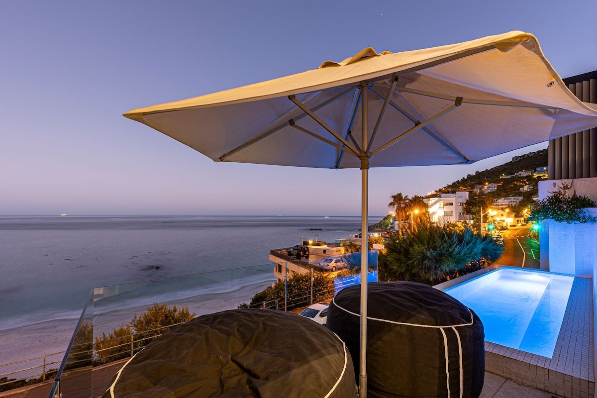 Opulent Clifton Beach House with Uninterrupted Sea Views. gallery image 5