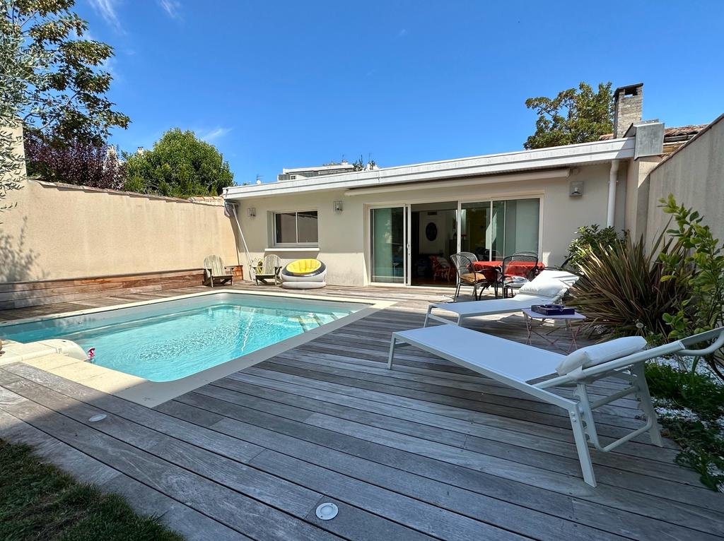 Villa centre ville avec piscine gallery image 2