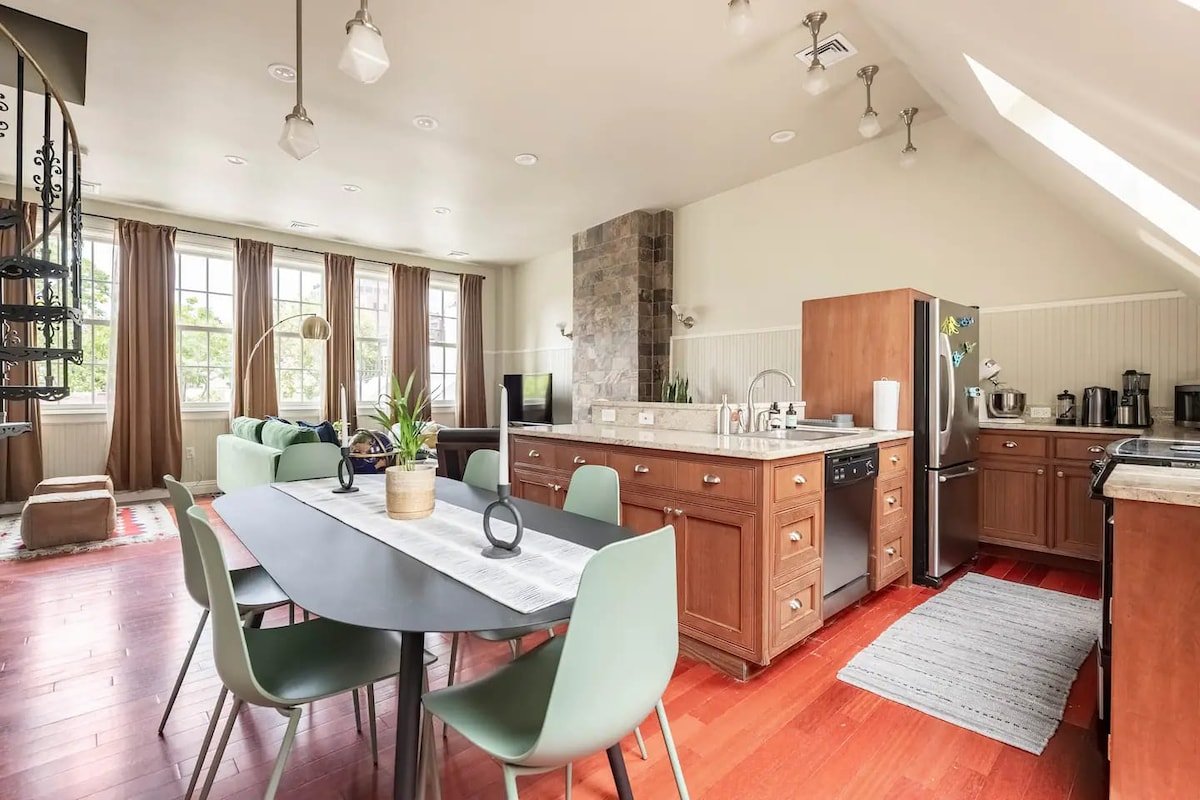 Bright Greenwich Village Loft w/ Private Rooftop & gallery image 3