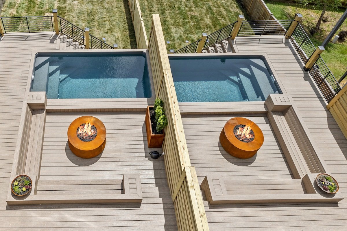 Nash Mega, sleeps 20, pools, hot tubs, rooftops! gallery image 5