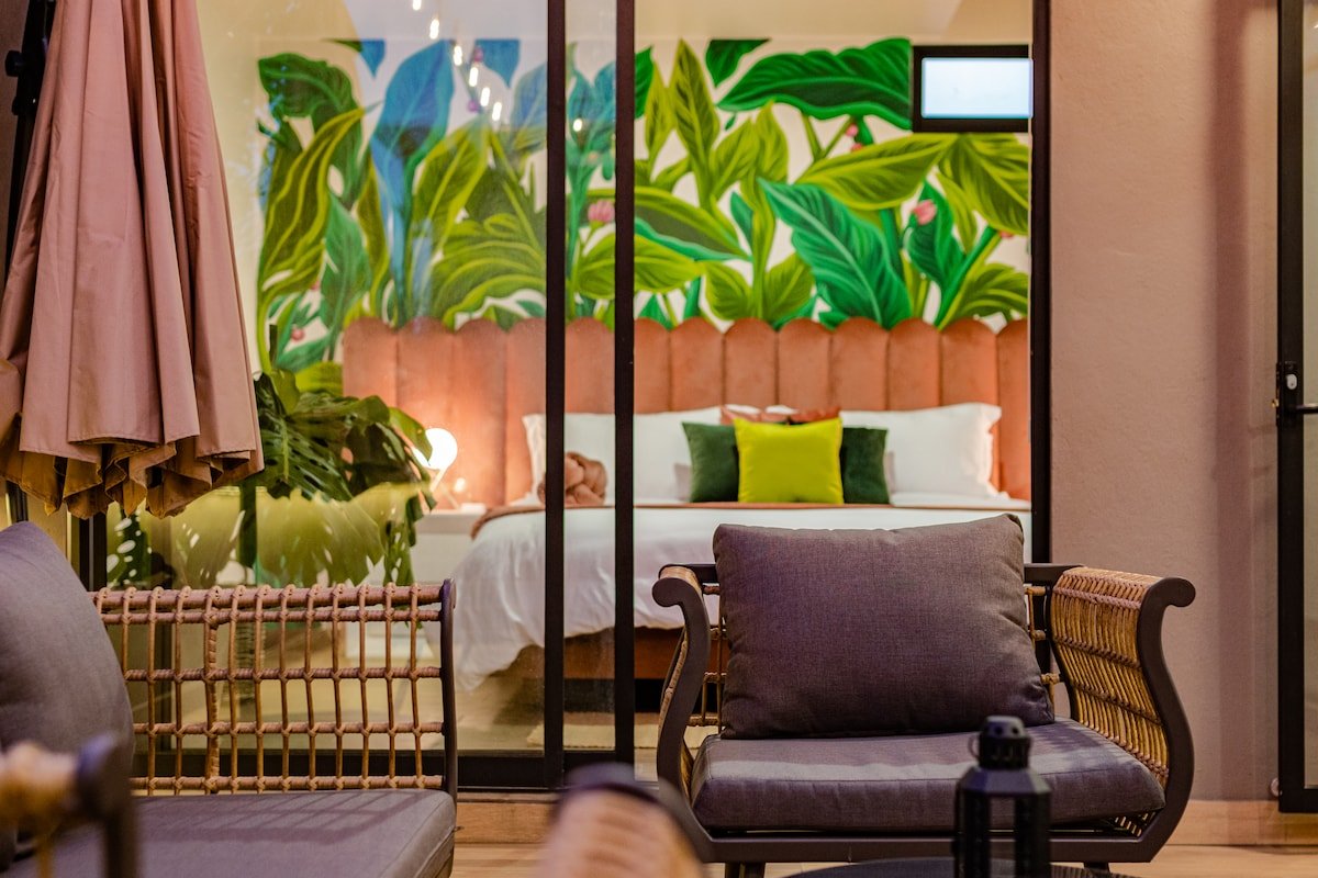 Luxury PH with Rooftop, BBQ, and Stunning Views gallery image 4