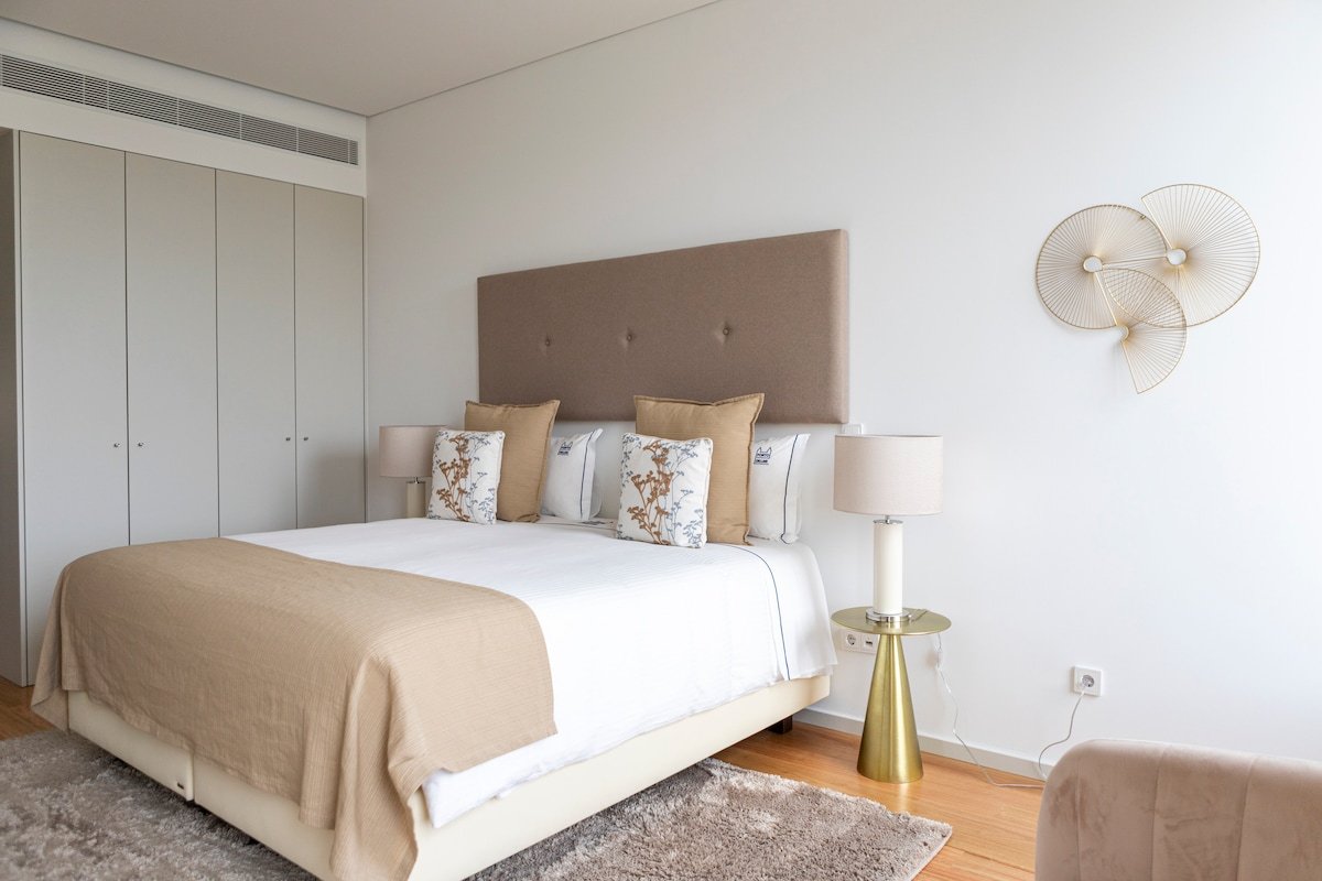 Luxurious Modern Apartment for a family gallery image 5