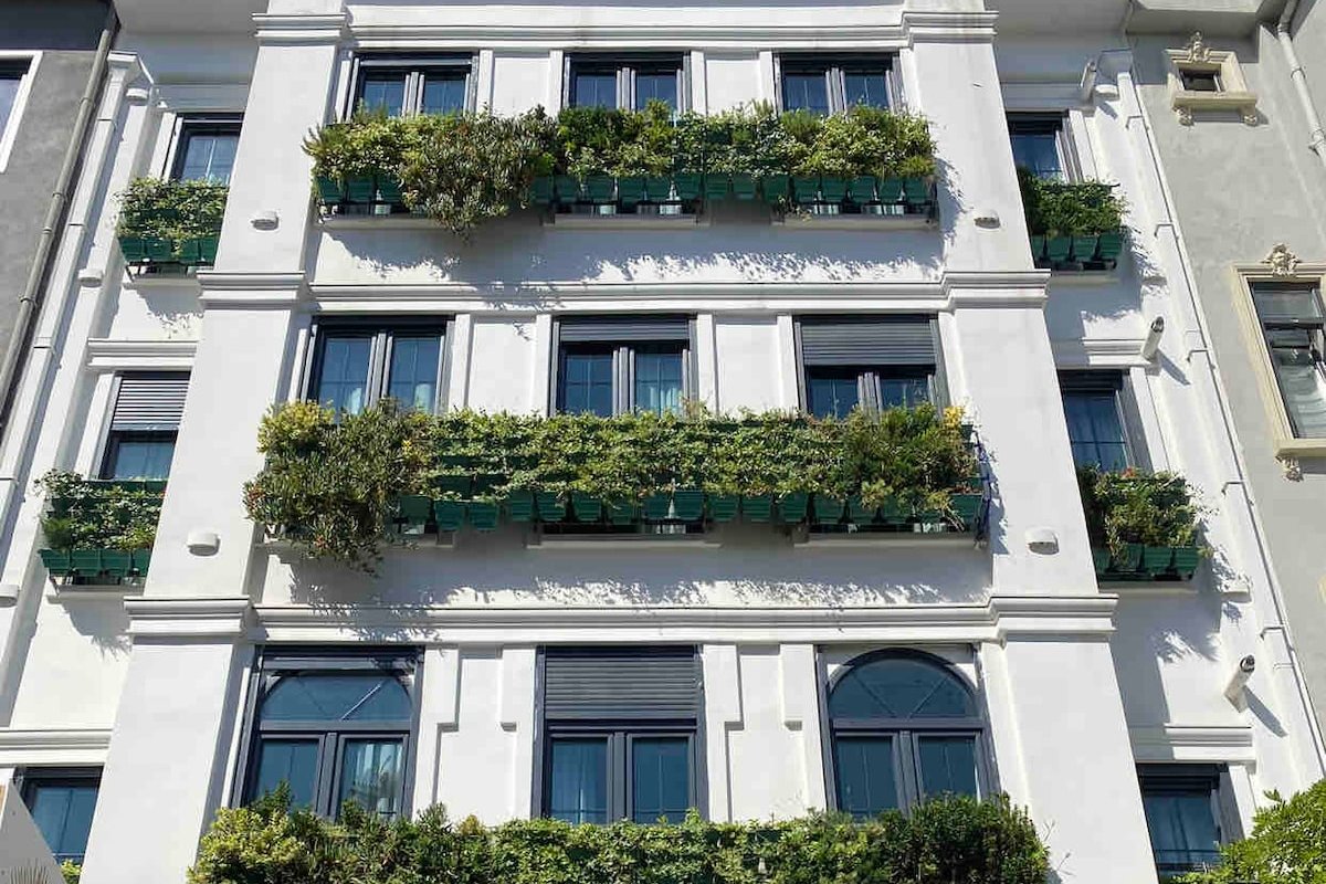 AB Residences- Diamond Duplex 3BR Apt Terrace gallery image 3