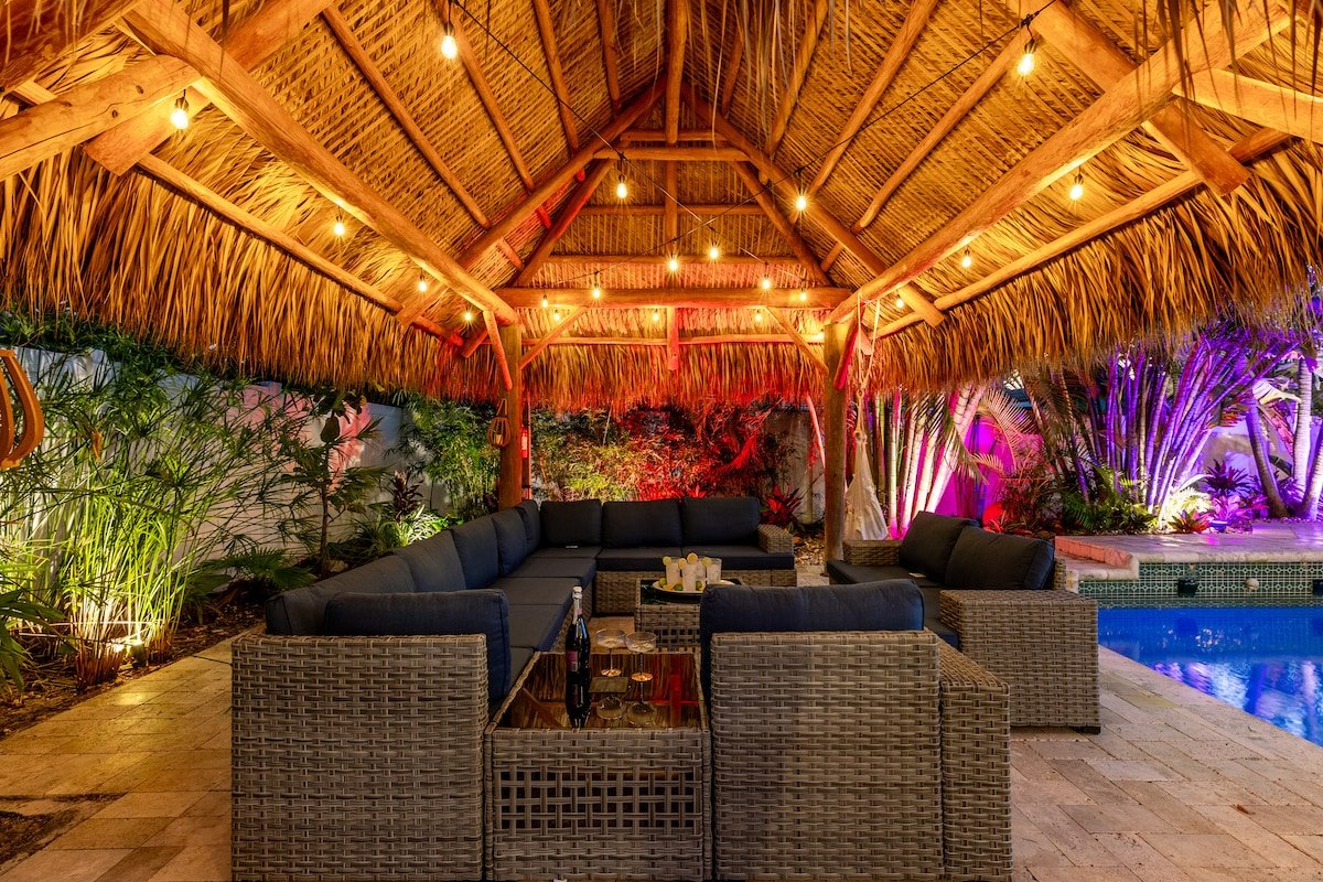 Sunny Retreat | Hot tub/heated pool | 5 min to bch gallery image 4