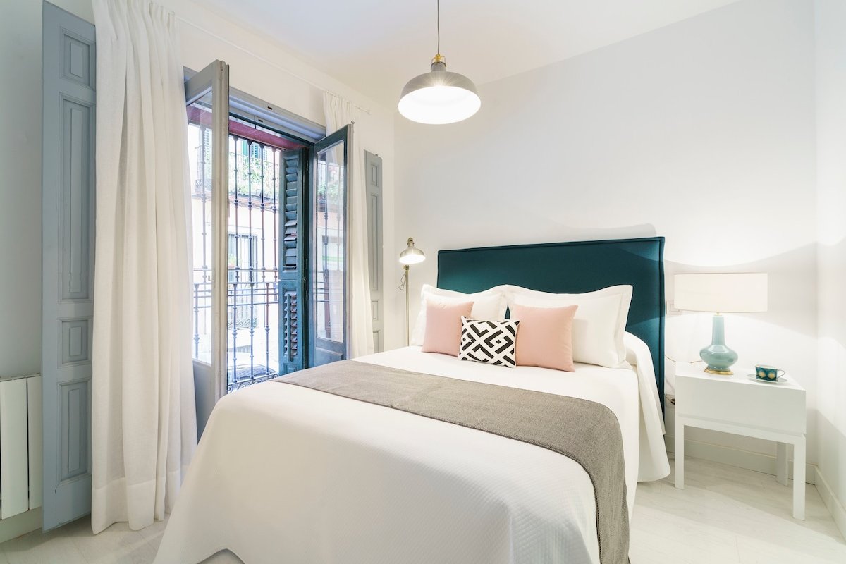 Homeclub | Charming Apartment in Malasaña gallery image 4