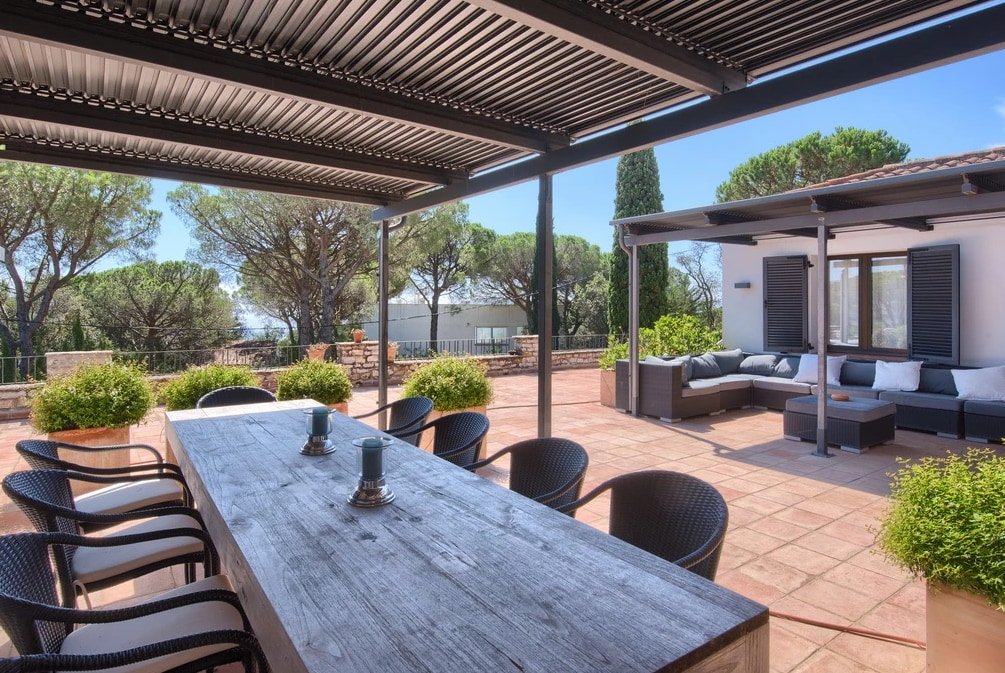 Begur! Superb villa, pool, garden 8/10 people. gallery image 3