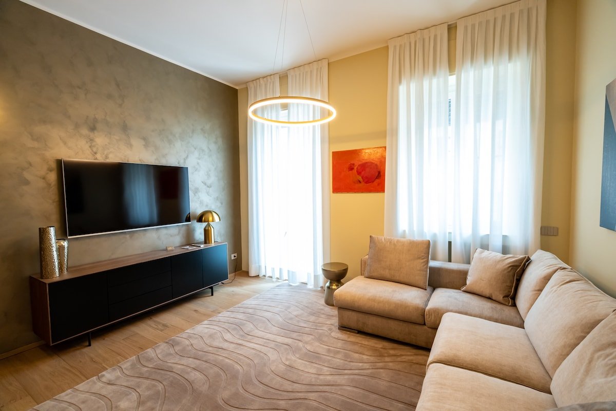 Bright 3 Bedrooms 3 Bathrooms – 8 Guests – Duomo gallery image 2