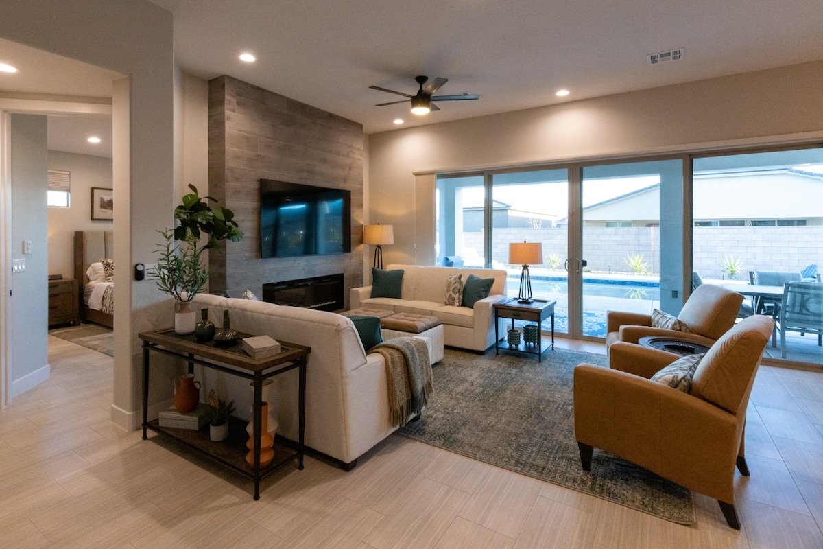 Lazy Boy Manor BL991940 by J and Amy gallery image 4