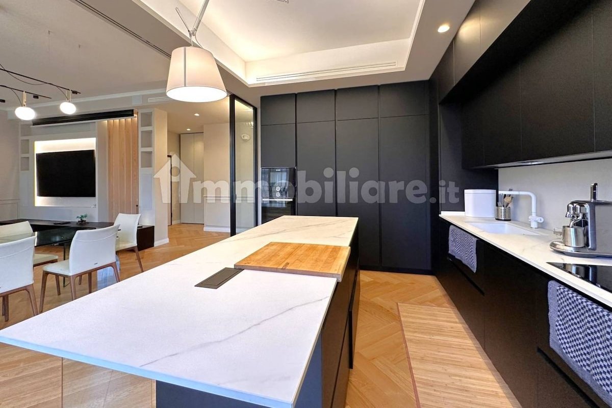 Live a dream in luxury apartment gallery image 3