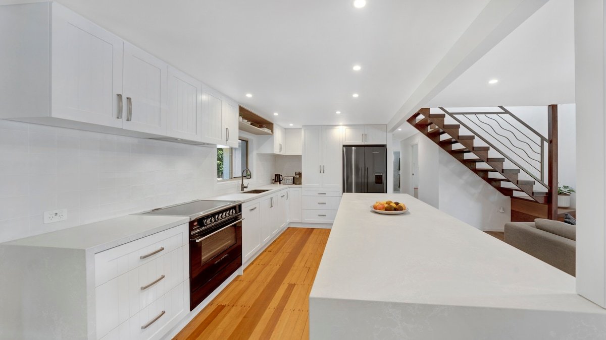 KINGSLEY BEACH HOUSE gallery image 3