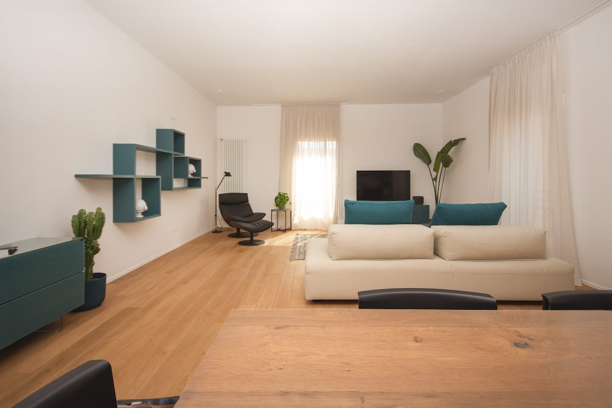 Enjoy Luxury Apt | Design nel centro di Bologna gallery image 2