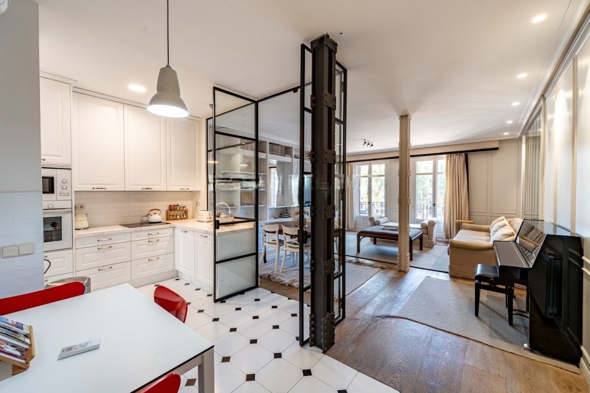 Luxury 3BR Apt with Views near Retiro & Atocha gallery image 2