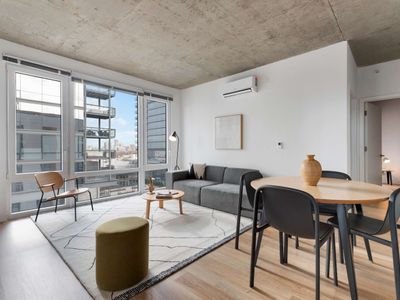 Large Group? Lincoln Park 4BR: Near Train & More