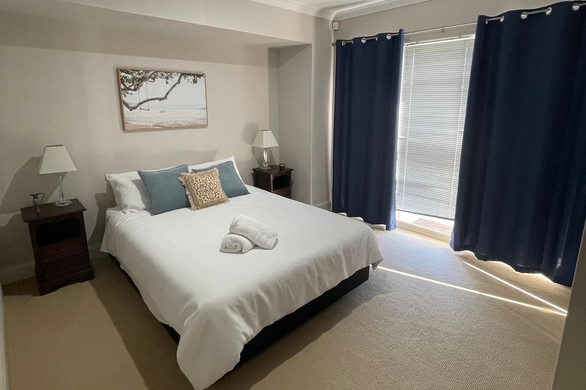 Villa Delfina Waterfront Canal Home gallery image 5