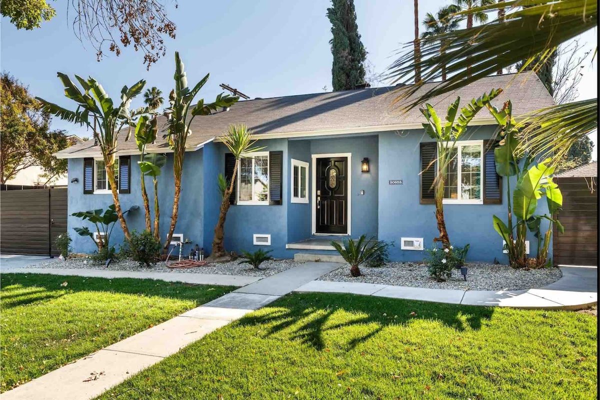 Le Bleu House – Newly Designed 3BR House w/ POOL gallery image 3