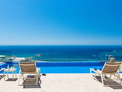 Levanda Villa, 3 BD, 3 BA, private pool, sea views