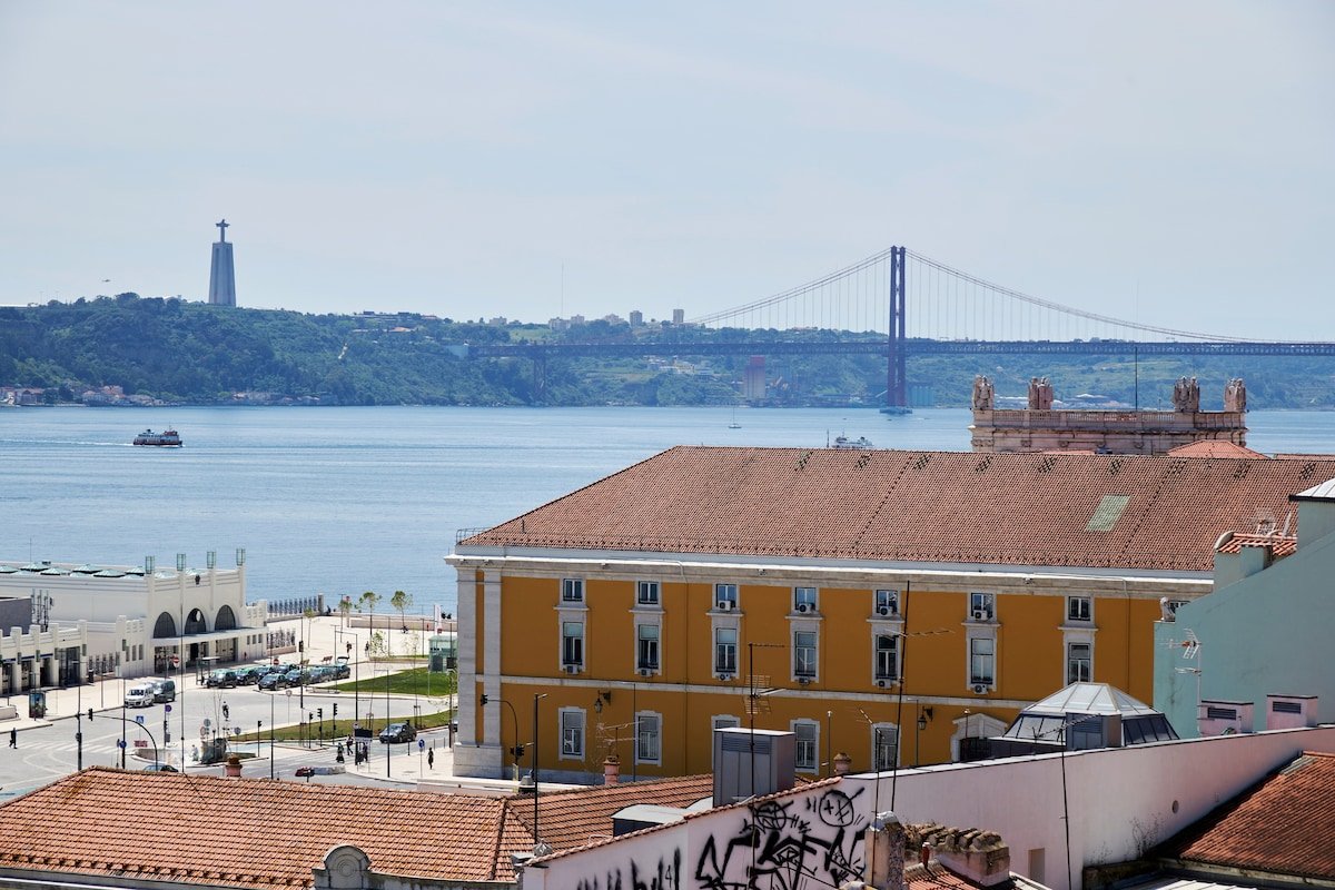 Fantastic penthouse w/ terrace & top 180ºRiverview gallery image 4