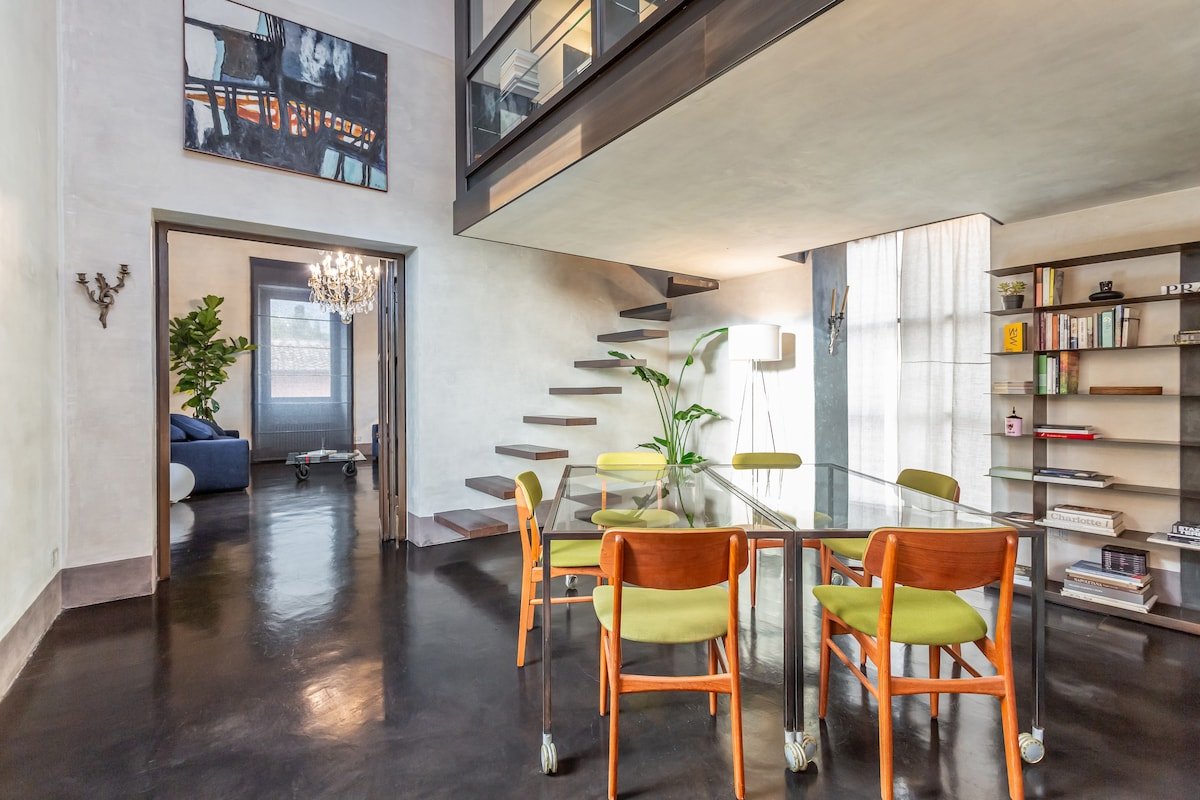 Iconic apartment with breathtaking Colosseum view gallery image 4