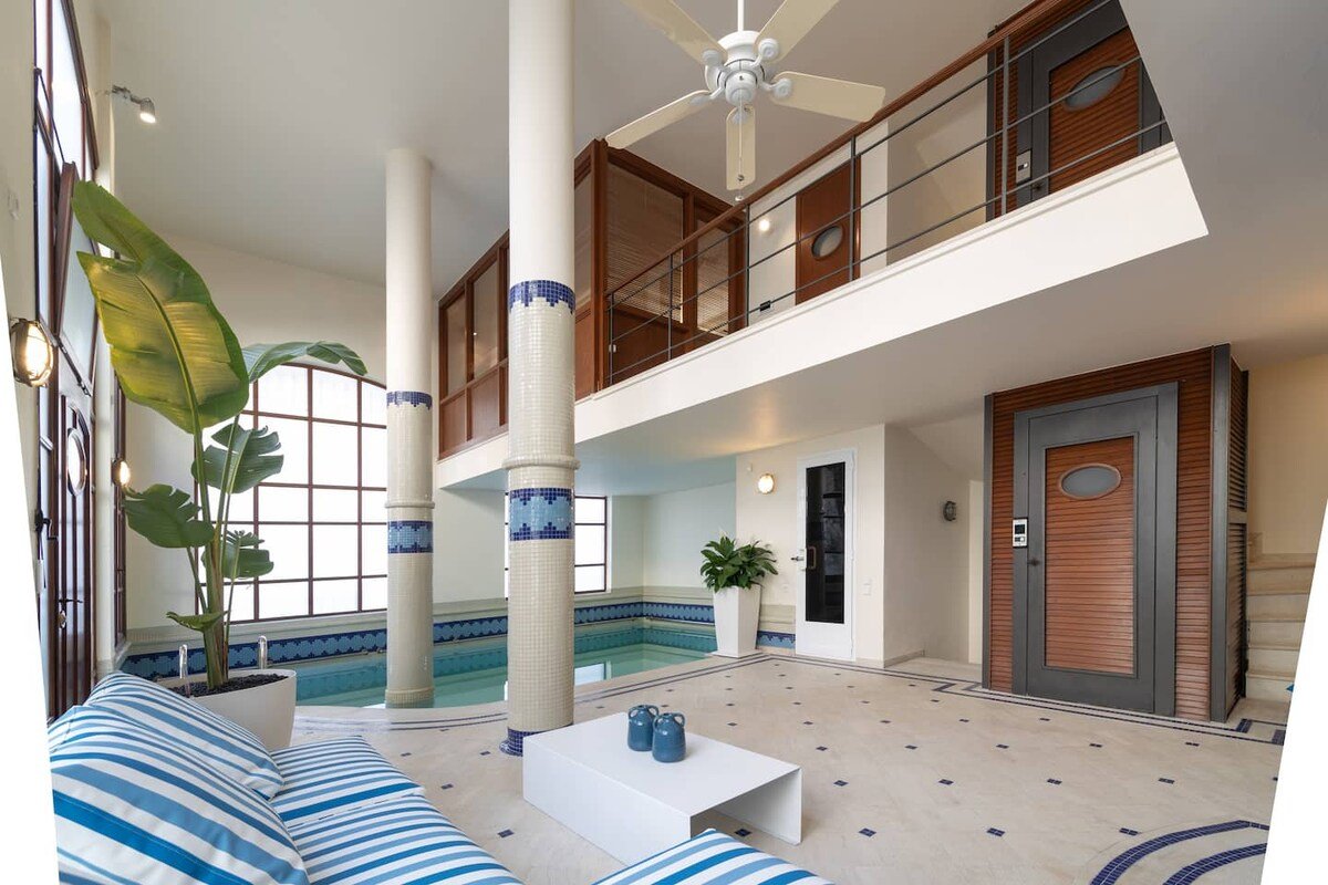 Ma Maison N°8 Downtown Villa/Indoor Heated Pool gallery image 4