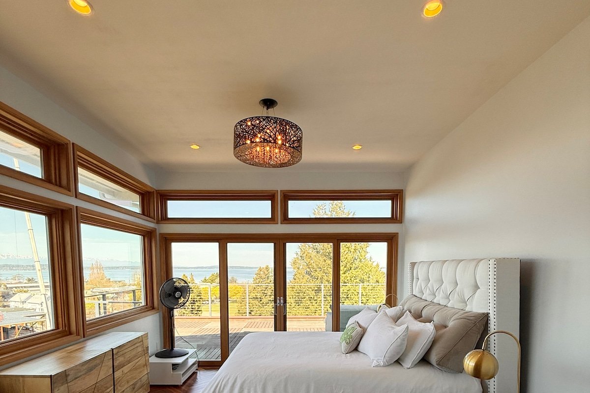 New Remodel! Water view, Deck, Seattle- Alki Beach gallery image 5