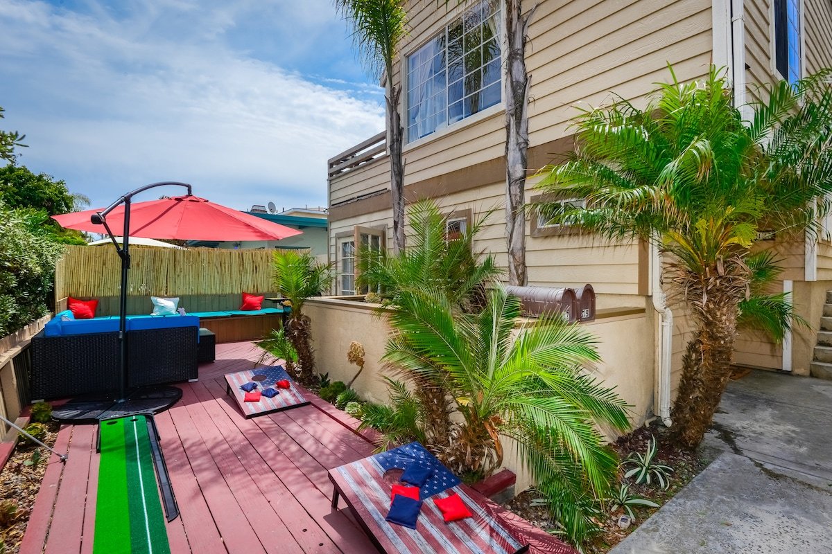 ☀ Mission Beach Mega Mansion Sleeps 16☀ gallery image 4