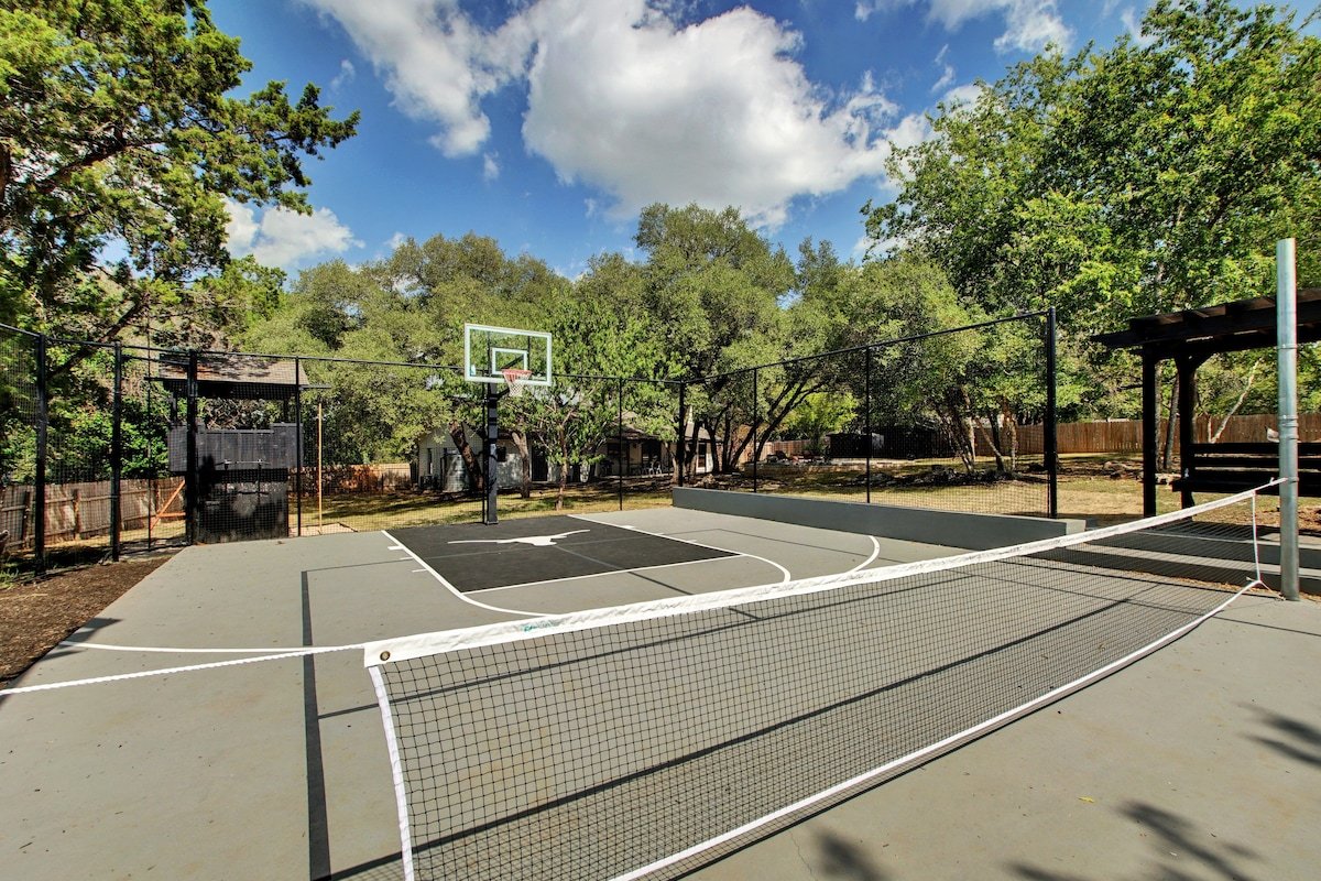 Austin Oasis: Pool, Pickleball, Hot Tub, Sleeps 10 gallery image 3